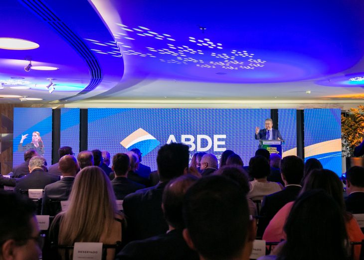 Presidente do BRDE destaca operação pioneira durante evento anual da ABDE em Brasília