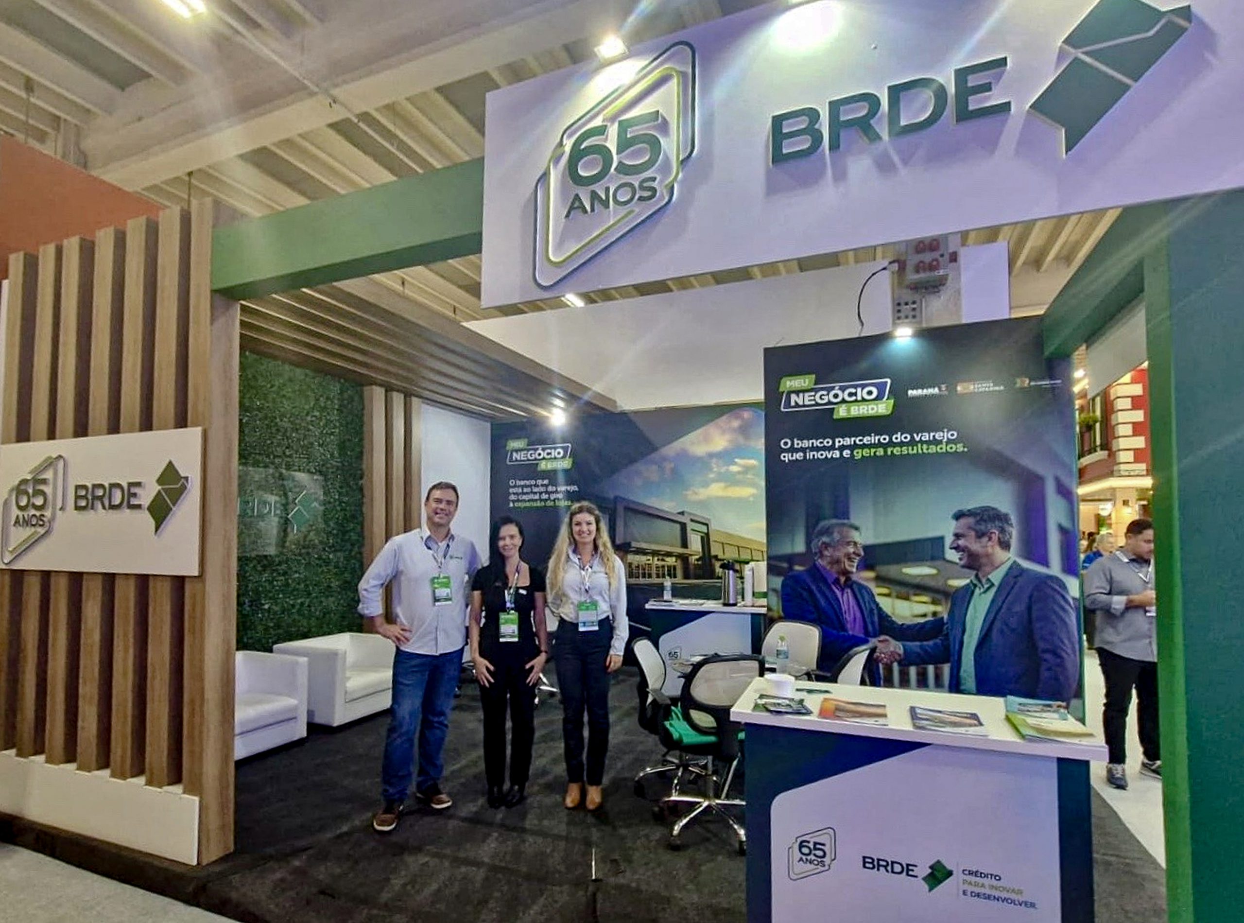 BRDE Apresenta Soluções de Crédito na ExpoApras para Supermercados do Paraná
